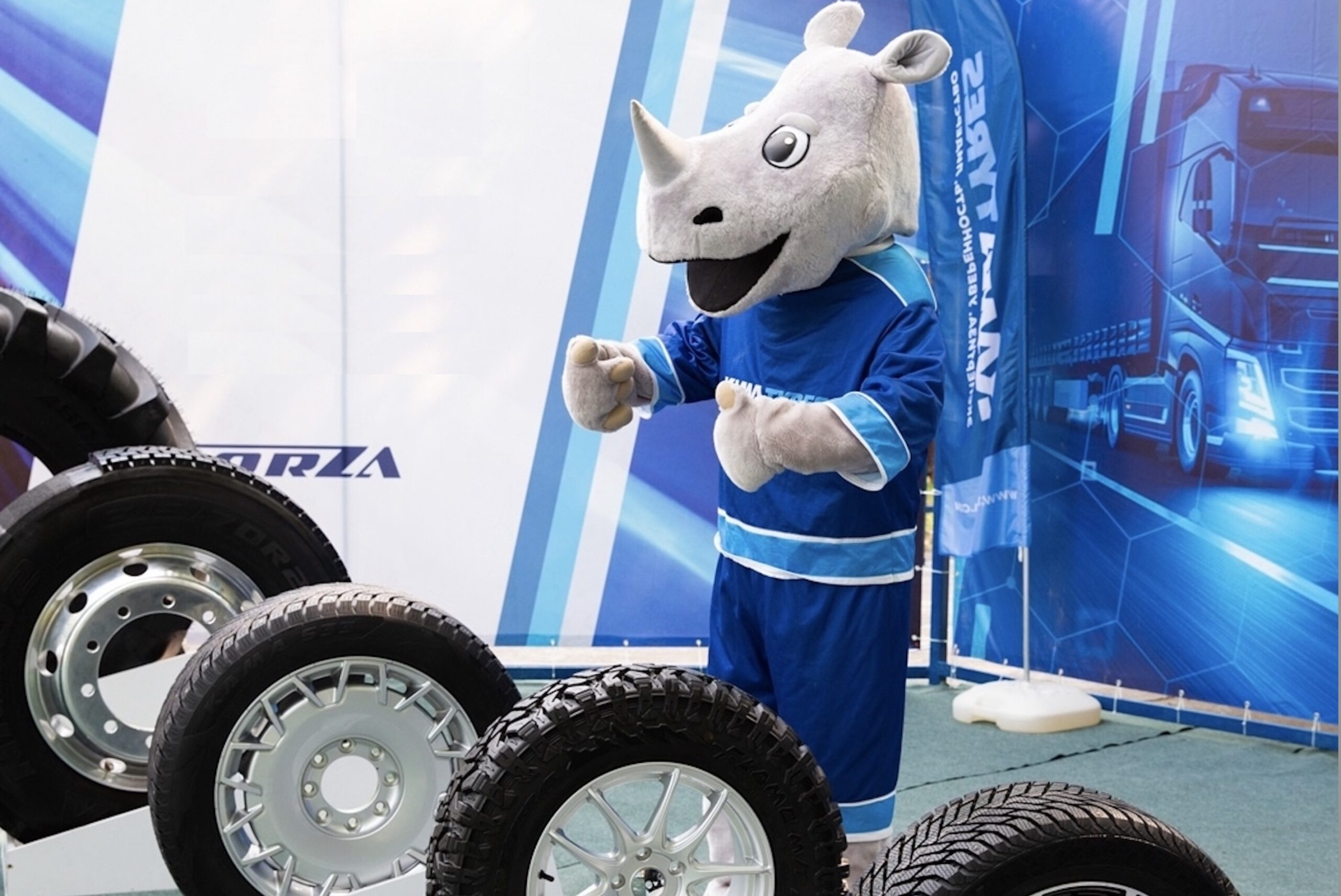 Рустам Минниханов посетил экспозицию KAMA TYRES на Сабантуе и Ысыах Рустам Минниханов посетил экспозицию KAMA TYRES на Сабантуе и Ысыах
